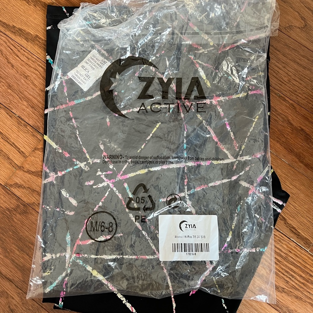 Zyia Active NWT 7/8 leggings